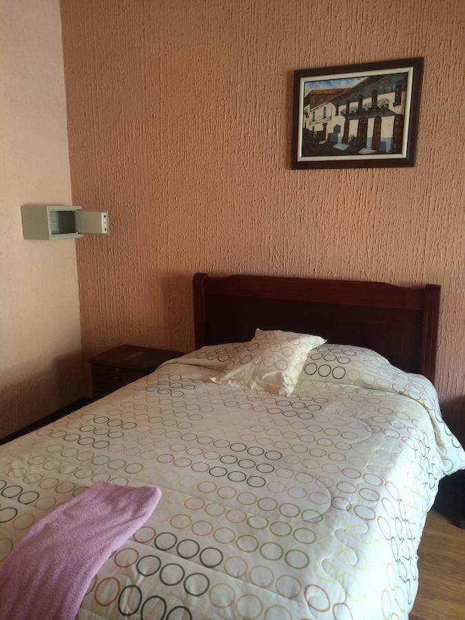 Hotel Catedral Quito Habitación foto